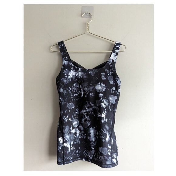 Lululemon Rise and Flow TankLululemon Rise and Flow Tank - Picture 8 of 13